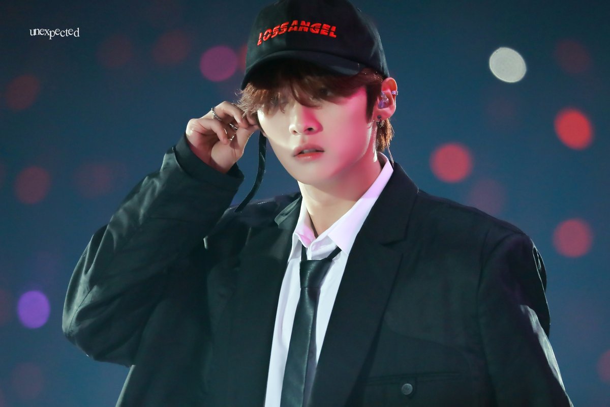 230701 PILOT 팬미팅 
Muddy Water 🐰
#Straykids #스트레이키즈 #Leeknow #리노