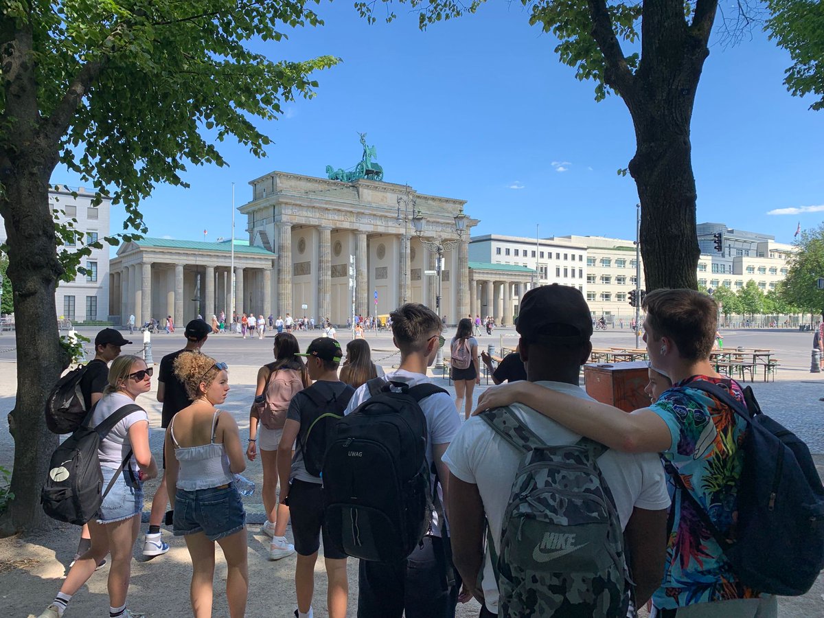 KimboltonHist's tweet photo. Kimboltonian historians are back in a very sunny Berlin with @AngliaTours @KimboltonSchool https://t.co/IASclt0kFT