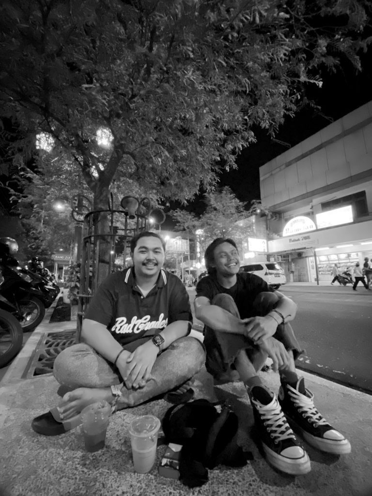 weqandchill's tweet photo. Uupp eruh ngene aku manggon jogja wae suu, malang adem bianget koyo kelakuan e dee hhh https://t.co/5mIQU6tbhj
