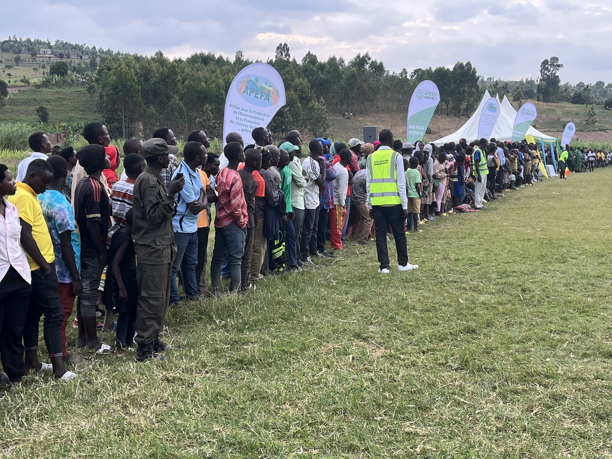 valencesh's tweet photo. #GreenAmayaga football competitions. Inzego zifatanyije zigarura umwimerere w’ubutaka mu Mirenge ya Ntongwe, Kinazi, Mbuye na Ruhango. Dushimiye @EnvironmentRw @REMA_Rwanda @ApefaNgo https://t.co/s5bmkuZFVW