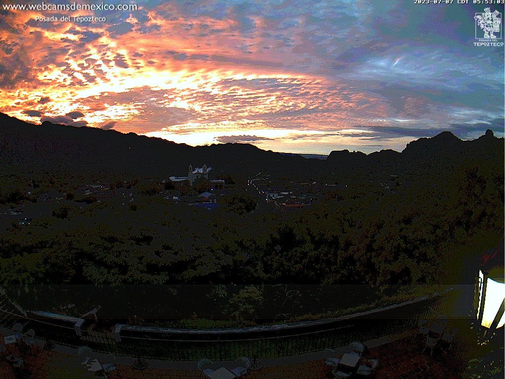 Los colores del amanecer en el #PuebloMágico de #Tepoztlán, #Morelos.
Vista desde <a href="/PdelTepozteco/">Posada Del Tepozteco</a>.
webcamsdemexico.com/webcam-tepoztl…