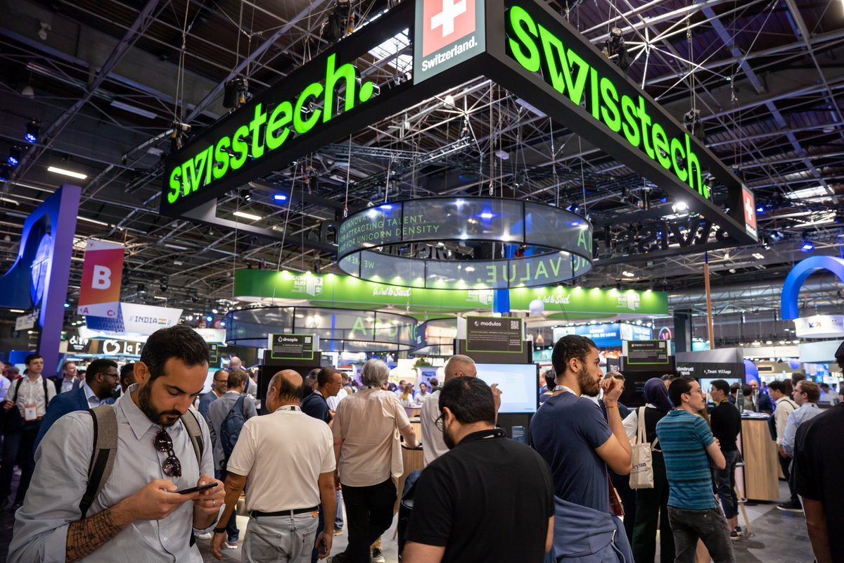 "Life cannot just be about solving one problem after another. We need things that inspire us." 
<a href="/elonmusk/">Elon Musk</a> perfectly captured the essence of #vivatech2023. Thanks to everyone who stopped by to learn about Droople and #IoT. You are our drops of inspiration!💧 <a href="/YohanBenalouane/">Benalouane Yohan</a>