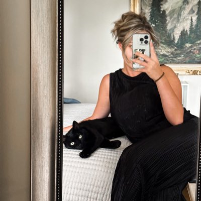 daylynne1's tweet photo. #NewProfilePic https://t.co/0NIkU5D9ev