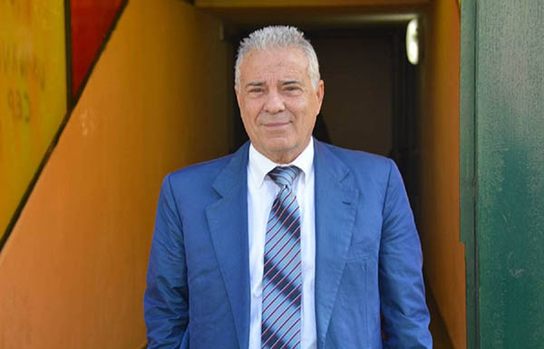 CalcioTime_it's tweet photo. Il presidente dell' #ACRMessina sembrerebbe orientato a rifiutare la proposta da 2 milioni di euro presentata da Fabrizio #Mannino per l'acquisizione del club.

https://t.co/zxoQgW02Hk https://t.co/sbNeOFZEWv