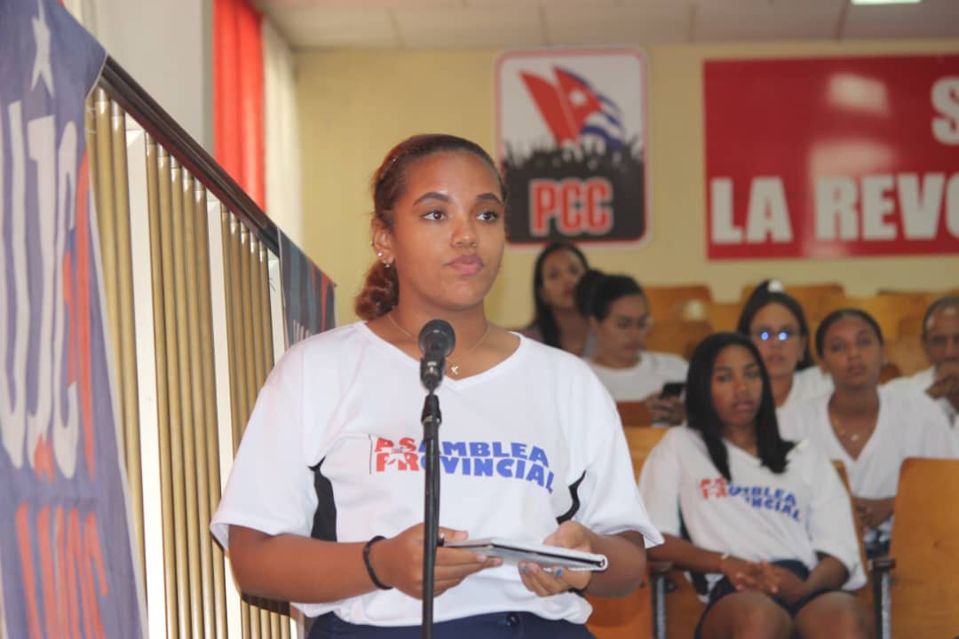 Feem_Granma's tweet photo. Espacio propicio para el debate, intercambio de experiencias y la búsqueda de las soluciones a las problemáticas que hoy presenta la #FEEM 🇨🇺💙 https://t.co/3xa7v6B4Qg