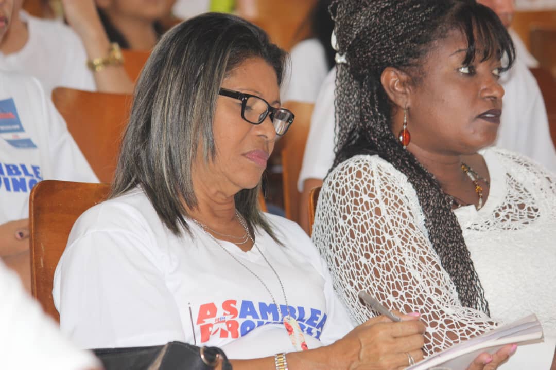 Feem_Granma's tweet photo. Espacio propicio para el debate, intercambio de experiencias y la búsqueda de las soluciones a las problemáticas que hoy presenta la #FEEM 🇨🇺💙 https://t.co/3xa7v6B4Qg