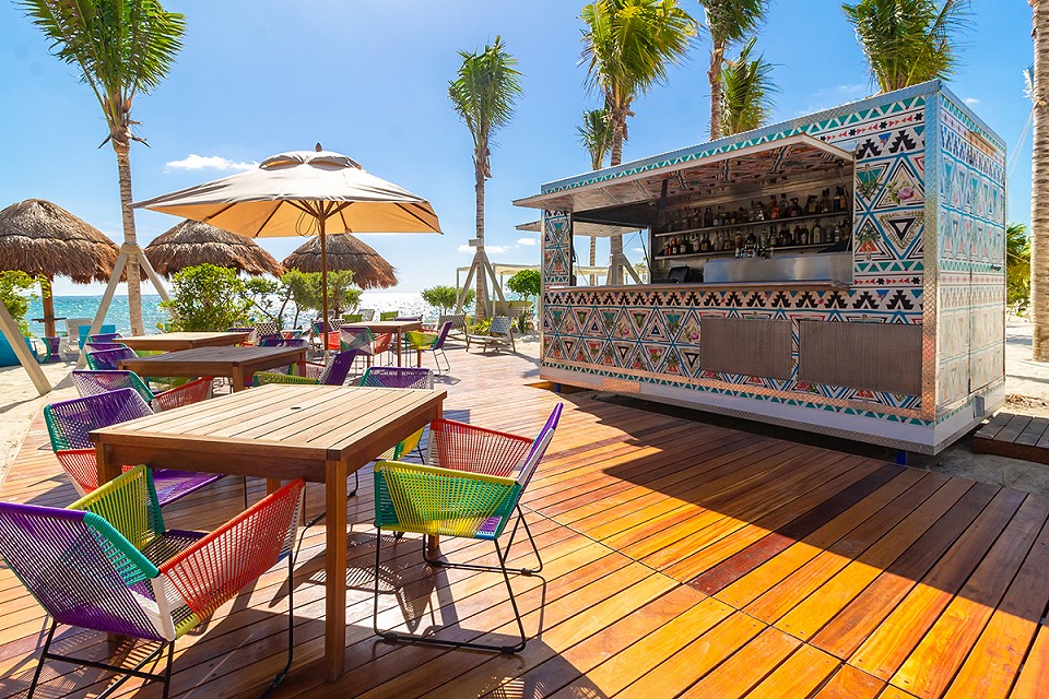 beachresorts_mx's tweet photo. The Food Truck on the beach at Garza Blanca Resort &amp; Spa Cancun is perfect to grab a quick snack or drink and enjoy the Caribbean views. https://t.co/GdsySLXViZ #garzablancacancun #bestcancunresort #beachresortsinmexico #allinclusiveresortscancun #allinclusiveresortcancun https://t.co/lP1FeUjyuG