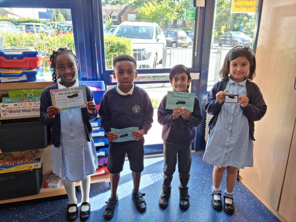MrsCheungBF's tweet photo. Lemon's achievers and super spellers for this week ⭐️ ✍️👏

@HeadBeechfield @BFS_Watford https://t.co/wkiEV3hDWv