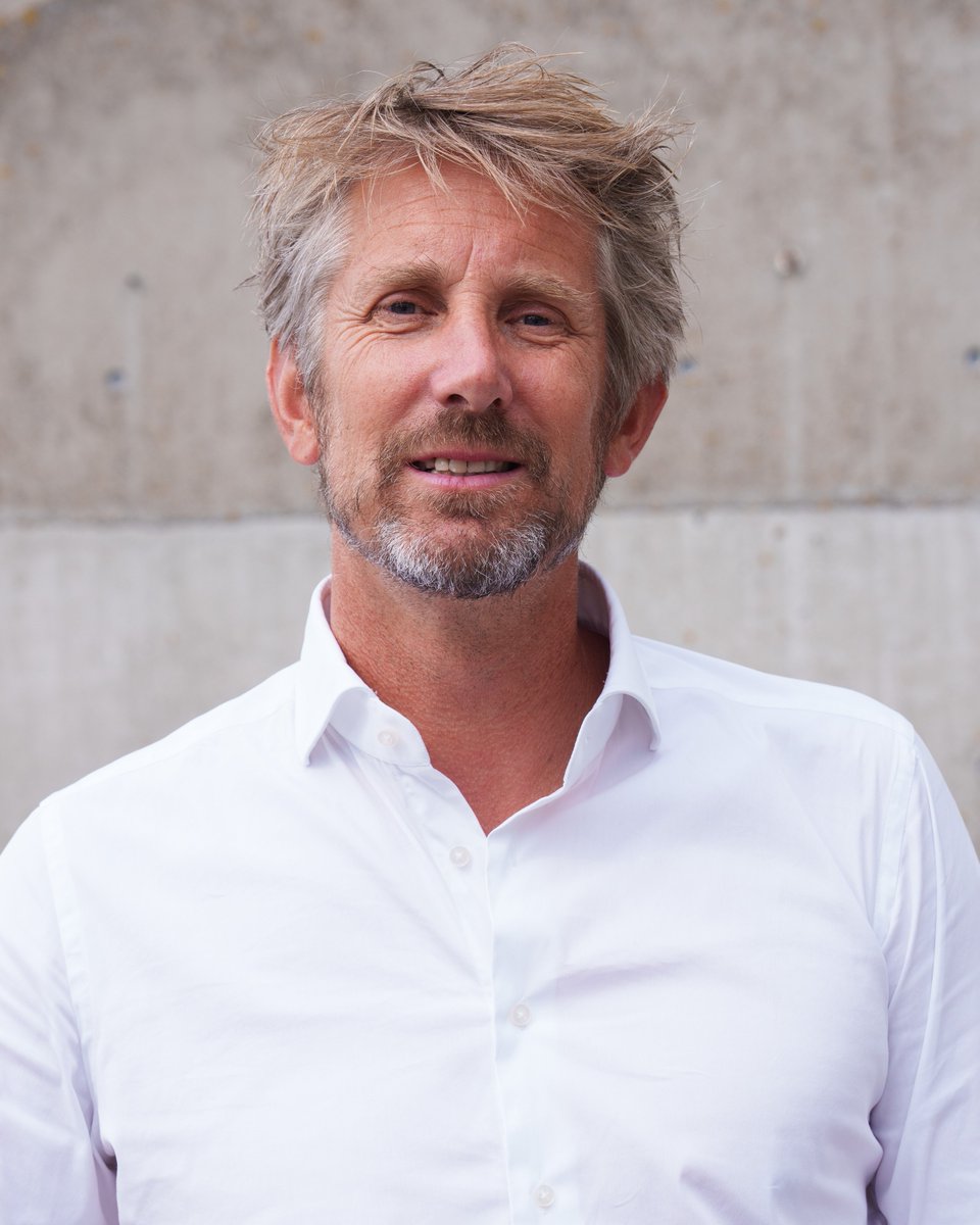 On Friday, Edwin van der Sar has had a bleeding around his brain. He’s currently in hospital in the intensive care unit and is in a stable condition.

Once there is more concrete information, an update will follow.

Everyone at Ajax wishes Edwin a speedy recovery. We’re thinking