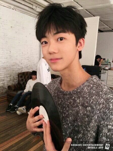 lovejamny's tweet photo. 루키즈때도 완성형 얼굴이었던 나재민 https://t.co/DrxYMjpyDi