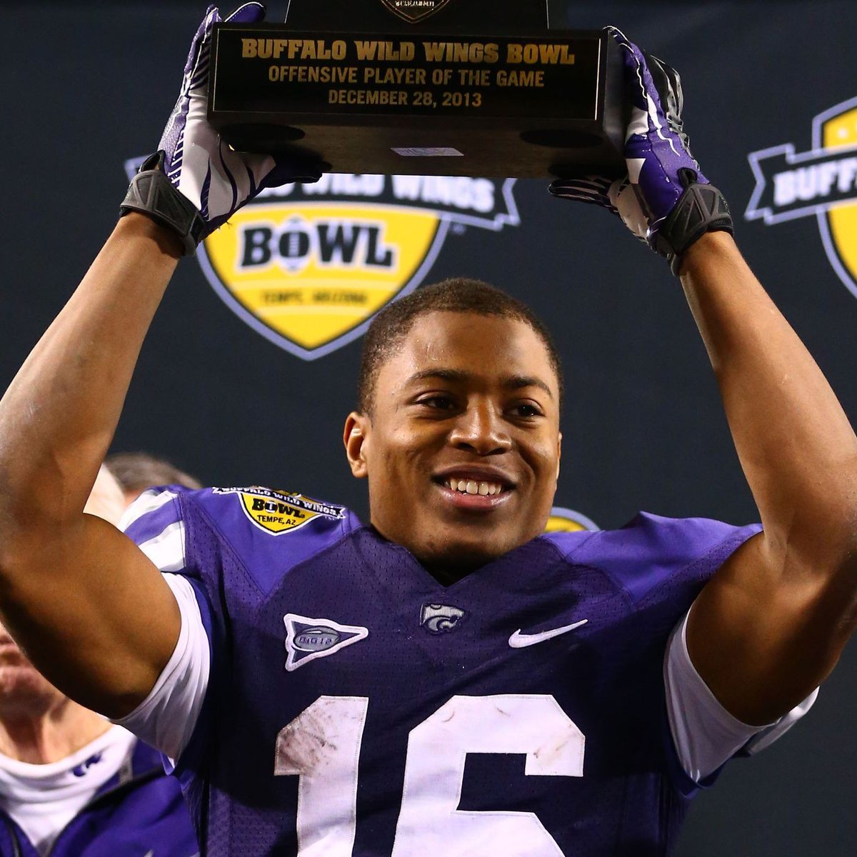 Great memory! Tyler was MVP of the Buffalo Wild Wings Bowl 2013. He is one of the bests to ever do it at K-State! 🏆 #AceAcademy #FootballTraining #SkillPositions #Athletes #EliteCoaches #Technique #Fundamental  #Athletes #WRs #trusttheprocess #PlayerHighlight