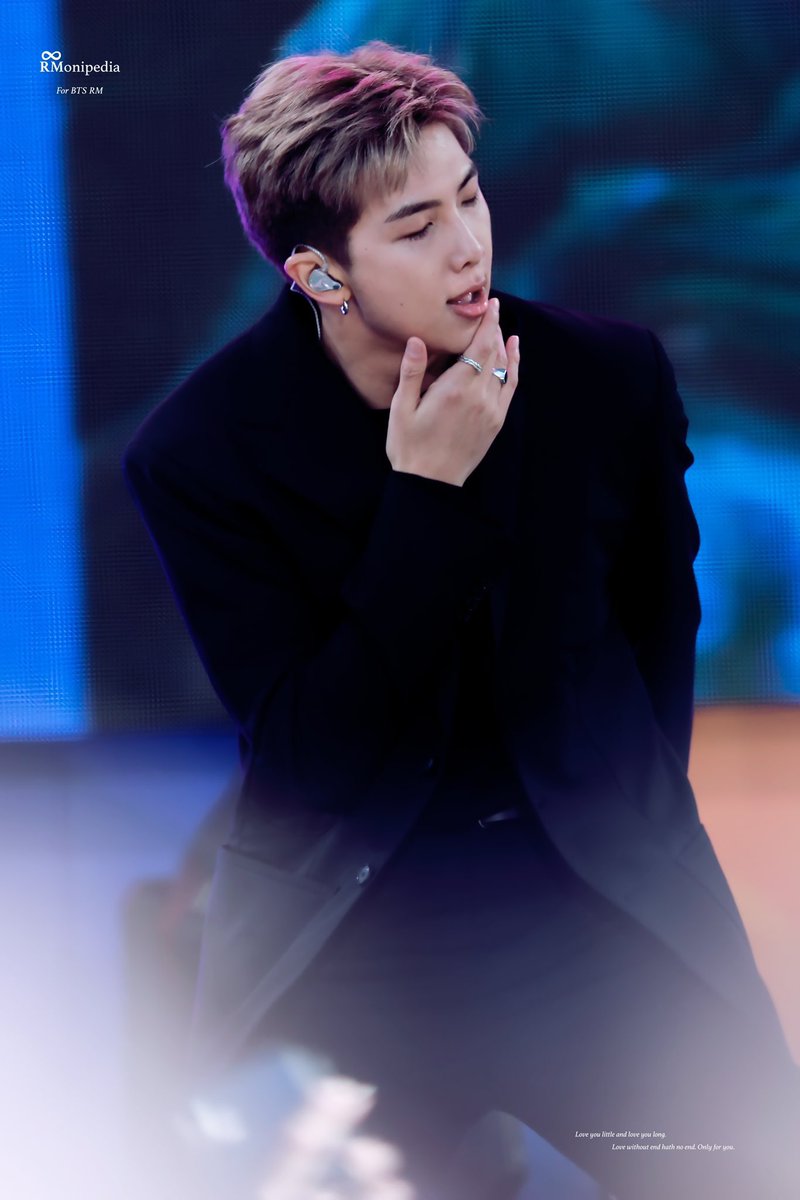 namkook_hao's tweet photo. チャグンシのナム、大好き🥺♡
#BTSonGMA https://t.co/KfjCkGRoBU
