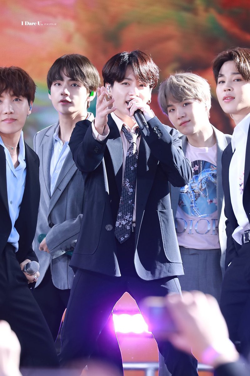 namkook_hao's tweet photo. 楽しみだから私も #BTSonGMA のぐぅちゃん☺️🫶BWLとFire歌ったんだよね https://t.co/gH9lqLBkIK