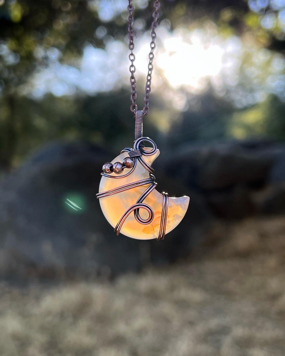 VibeGems's tweet photo. Three new creations are now available on my online portal at https://t.co/PeU4AG9rTq 🪄 Flower Agate, Moss Agate &amp; Healerite Serpentine ✨🌙 https://t.co/qMmkZAUpWb