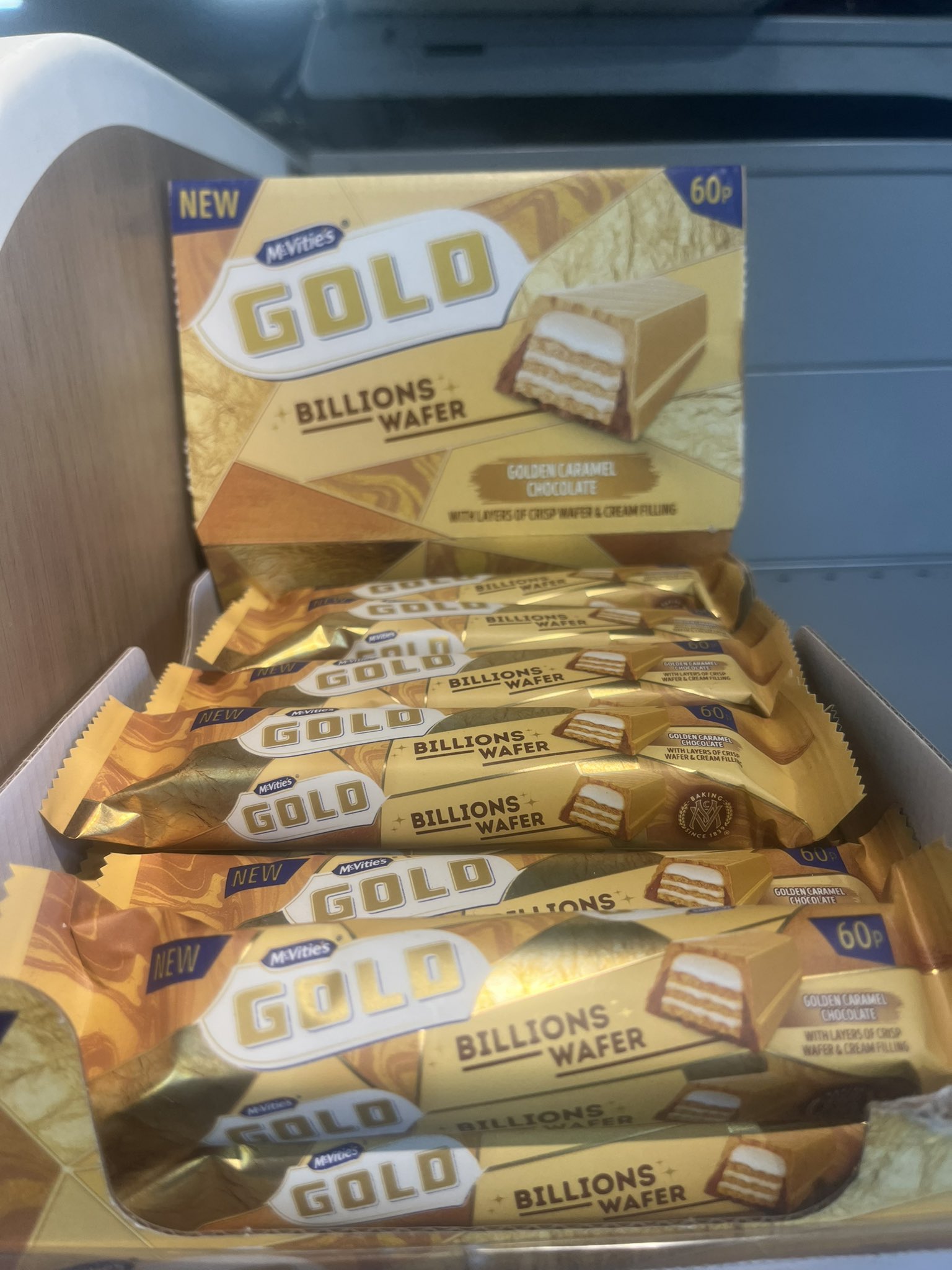 New Gold Bar: McVitie's Launches New Gold Billions Wafer