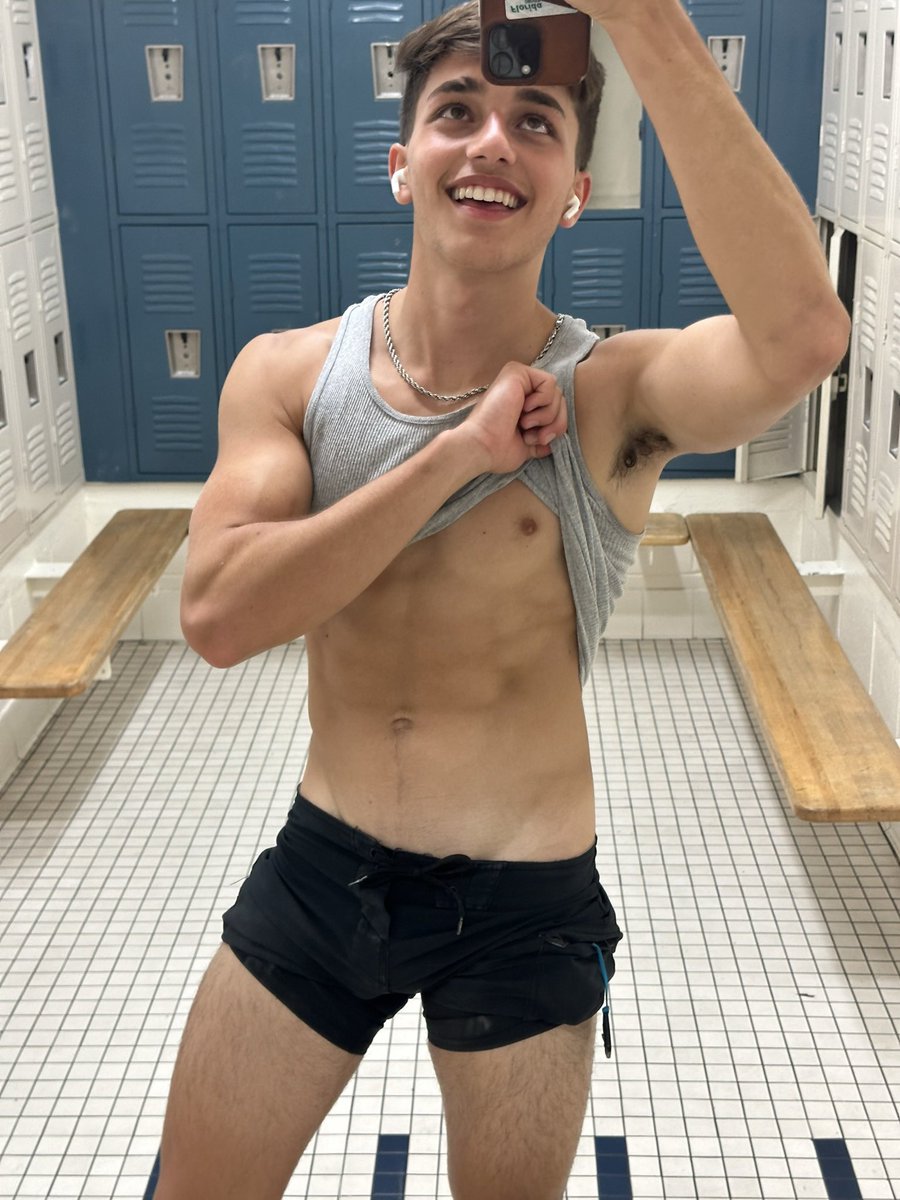 flowasthetao's tweet photo. Hey guys! This is your daily reminder to hit the gym today 💪 Like and retweet if you would help me relax after my workout ❤️ https://t.co/NK6OljhE8L