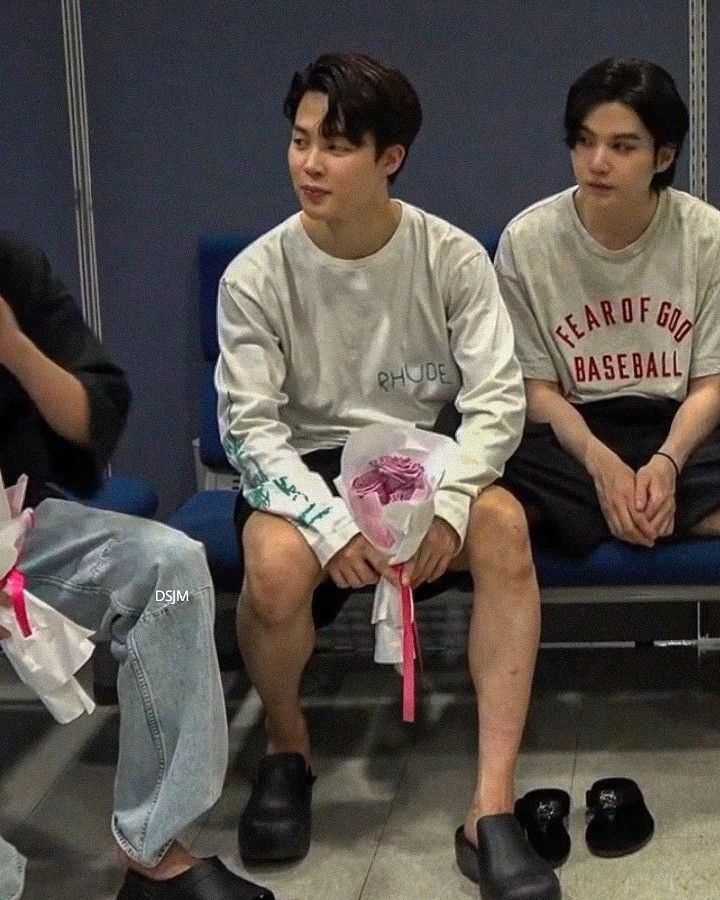 เจ้าสาวพี่ป้าค •᷄ɞ•᷅ (bts ot⁷) tweet media