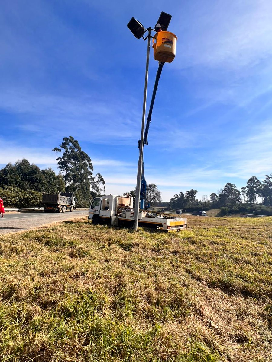 These are the lights at the Hilton interchange. We've requested Msunduzi and SANRAL to repair them for more than a year. 

Dololo! 

So we did it ourselves. 

N3 between Hilton and Peter Brown will soon get proper lighting including new lighting around the Hilton interchange