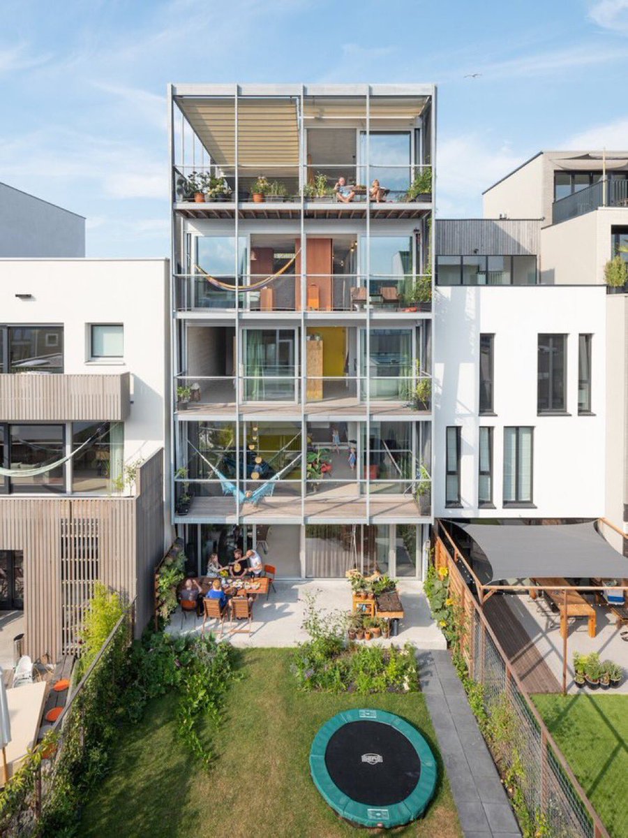Single-stair apartment buildings can be a great fit for compact lots. They easily integrate with the existing fabric of cities and can be built almost anywhere.

Sadly, American building codes make new single-stair buildings illegal in most cities, even though they are broadly