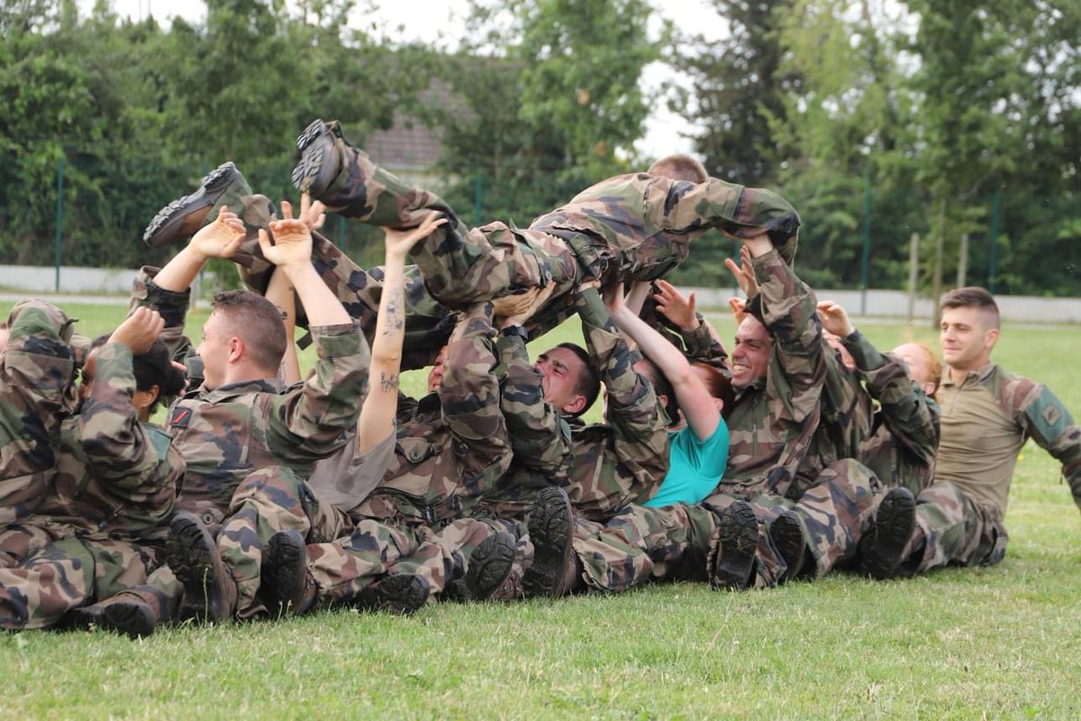 riisc_1's tweet image. #NosJeunesOps🤜🤛: Engagement et cohésion, 2️⃣2️⃣ jeunes ont découvert lors de leur 1re semaine de préparation #militaire d’initiation à la Défense nationale à l&apos;#UIISC1, les savoir-faire des sapeurs-sauveteurs. Place à la 2e semaine chez nos camarades @PompiersParis ! 🇫🇷🧑‍🚒