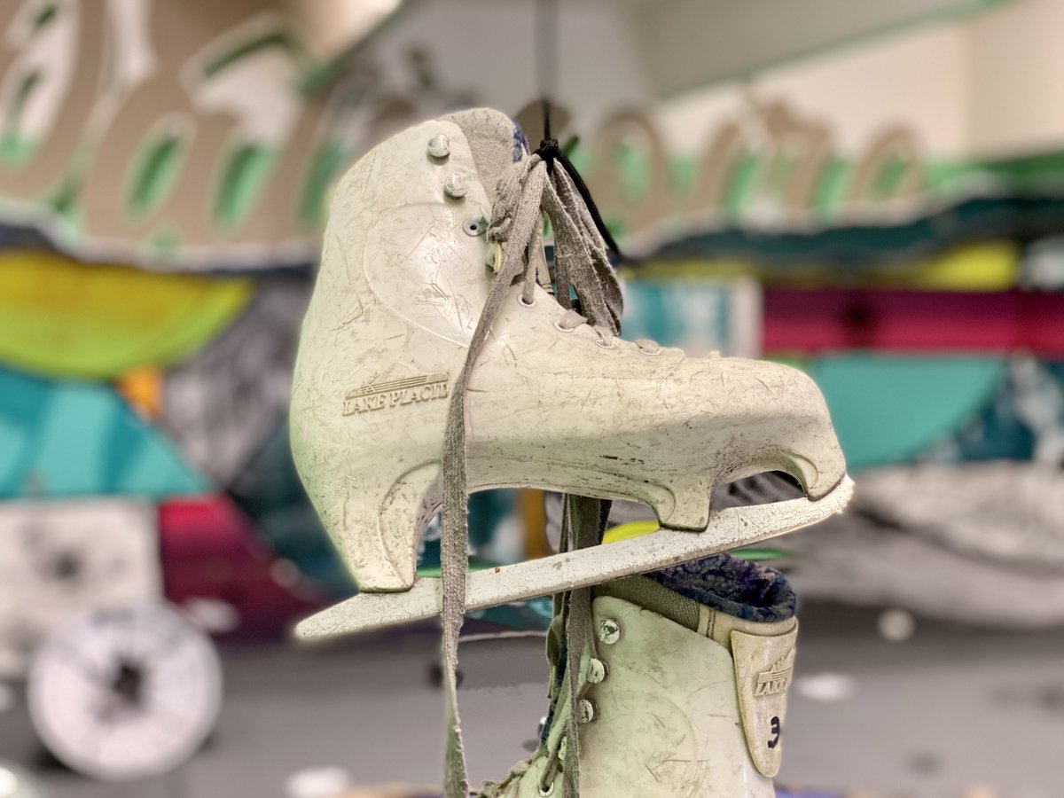 CergyPontoise95's tweet image. Top départ du temps fort de #CapsAttack dans le Grand Centre de la @villedecergy ! 🤩💯 Pour l'occasion, découvrez la peintinoire, grande nouveauté cette année dans l'ex-patinoire de Cergy ! 🙌
📍 Véritable musée éphémère, le lieu a été investi par les artistes d'Art Osons.