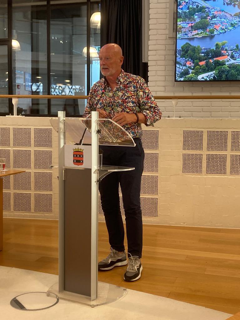 In laatste raadsvergadering gepleit voor betere verdeling welvaart. Ook in Ouder-Amstel 🌹🌹🌹🌹