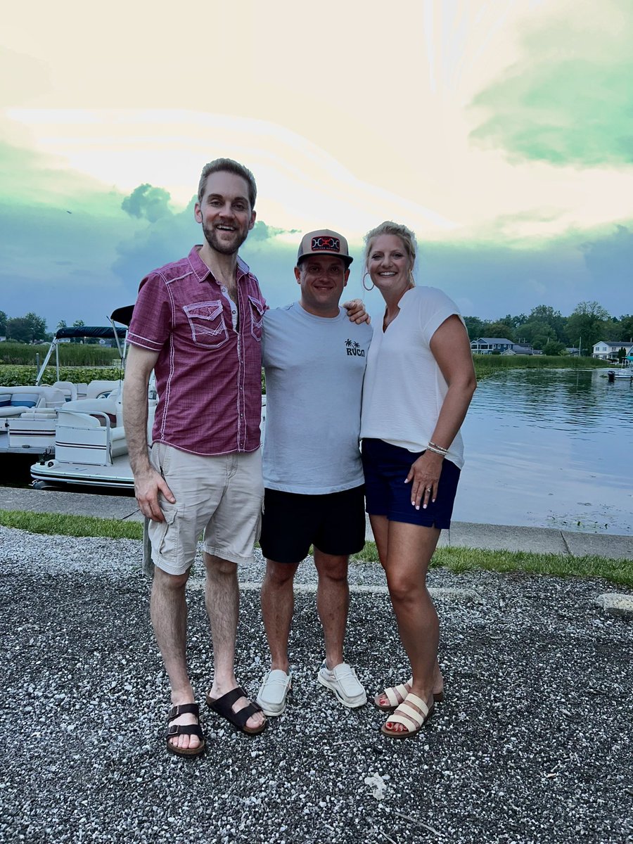 DouglasRiley302's tweet photo. Thank you Rick &amp; Naldia for coming out to dinner! It’s always nice to catch up with good friends😀🙏
#DouglasRileyMusic #DouglasRiley #indieartist #singersongwriter #countrymusic #Nashville #friends #visitingfriends #roadtrip #goodpeople https://t.co/yQZxUpwhRN