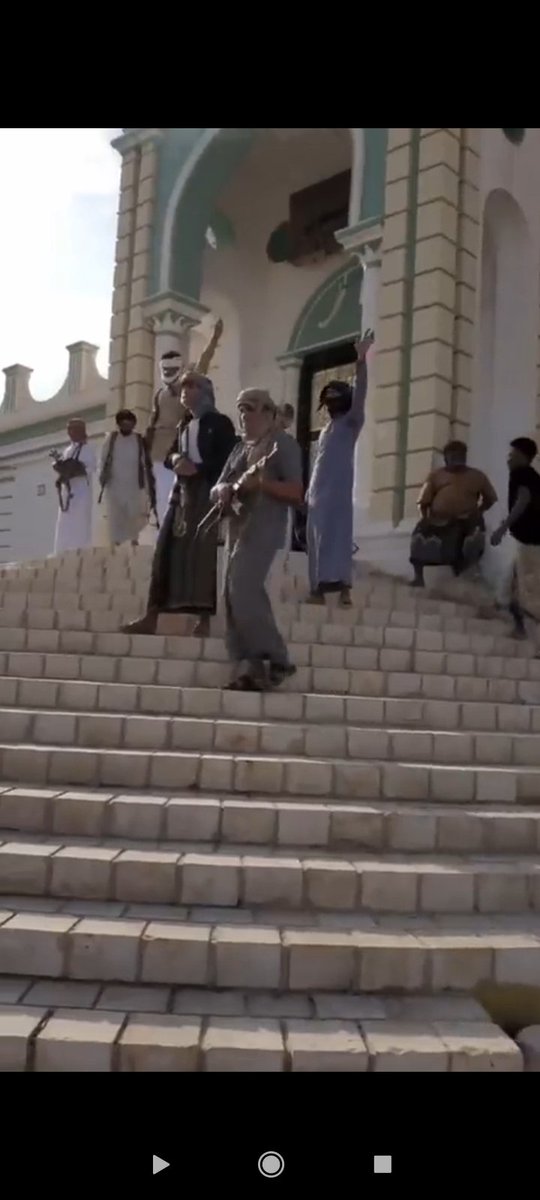 ماشي قلق حضرموت ترفض عبث العابثين
رجالها وعشاقها لو حسوااااااااااااا باي خطر 
بيلبون حمران اااااااااااااااالنواظر العسرين 
رررررررررررررجال حضرموت حماتها جو وبر 
مابيتركووووووووونها غنيمه للانتقاليين 
عاد الأرض فيها رجال توقف دابر كل شر