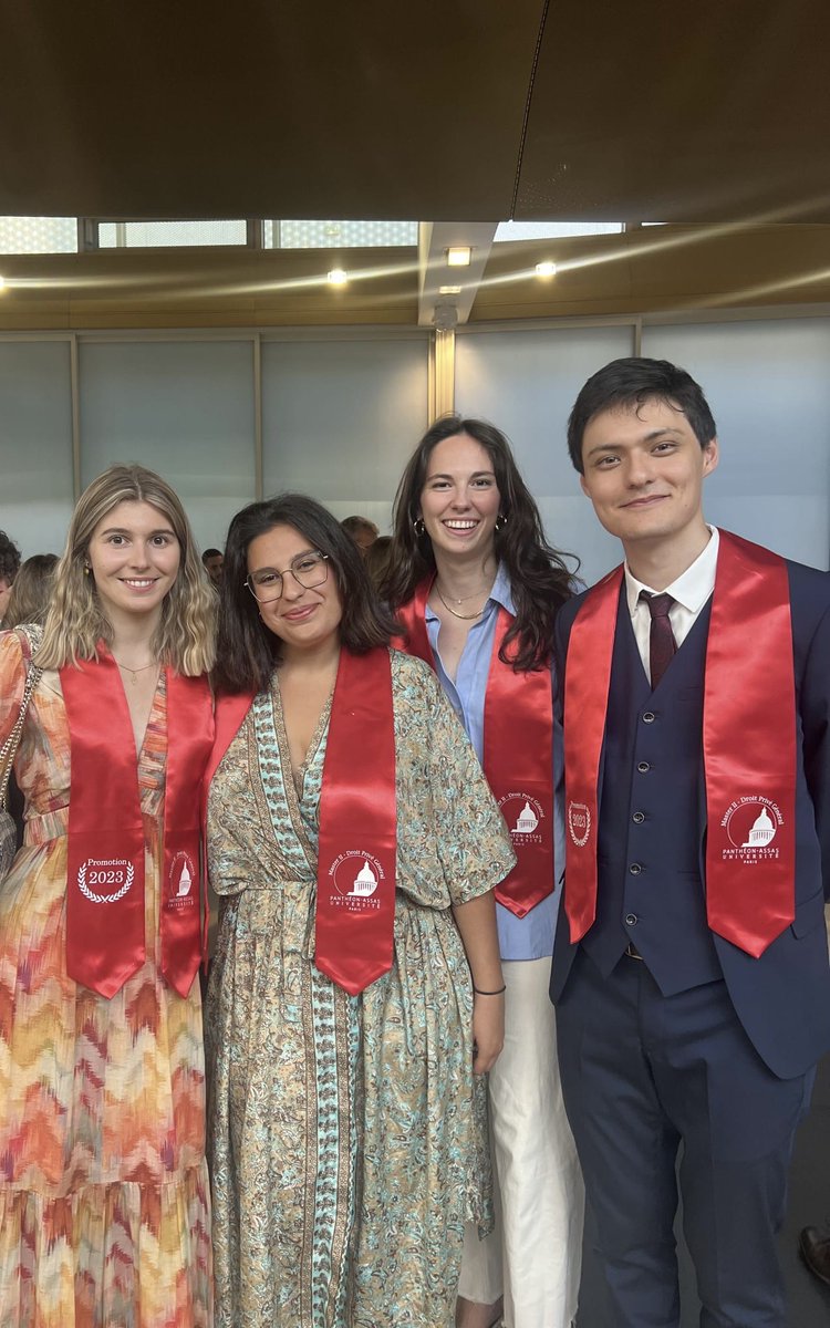 Le 5 juillet 2023, l’ensemble de la promotion du Master 2 Droit Privé Général a été diplômé lors d’une cérémonie, réunissant les étudiants, leurs parents et familles, ainsi que le corps professoral.