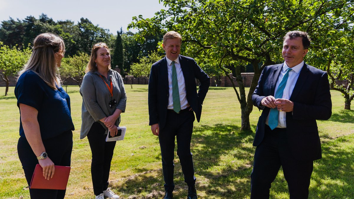 cabinetofficeuk's tweet photo. Resilience is at the core of the UK’s national security.

Deputy Prime Minister @OliverDowden visited the @EPCollege in York - the leading home of resilience learning and development in the country - to see how they are playing their part in strengthening the UK's resilience 🇬🇧 https://t.co/3wQmmWI9na
