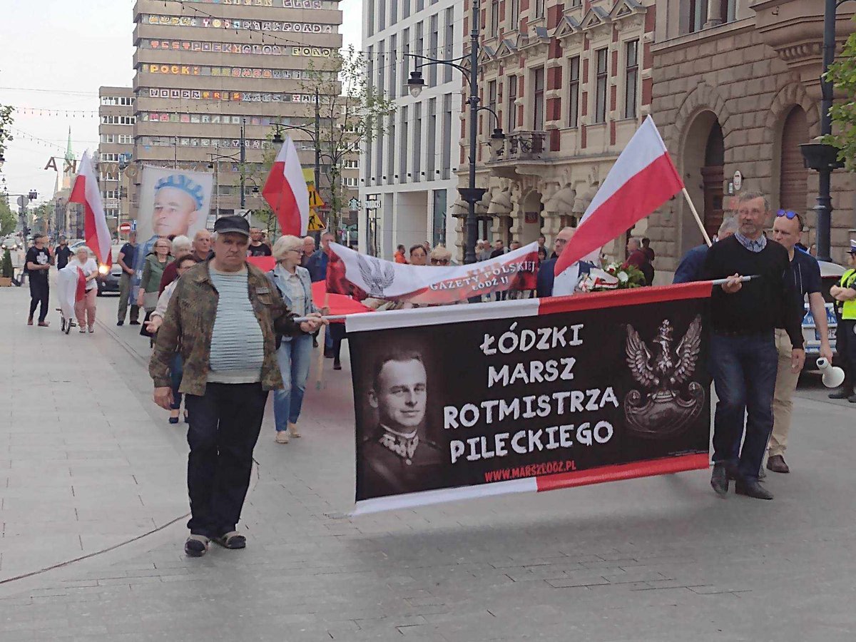 onrlodz's tweet photo. Pod koniec maja uczestniczyliśmy w Łódzkim Marszu Rotmistrza  Pileckiego, który przeszedł od ul. Piotrkowskiej, do Pomnika Ofiar Komunizmu przy ul. Anstadta. Marsz zorganizowały łódzkie środowiska narodowe i patriotyczne. https://t.co/0HikuliOgK