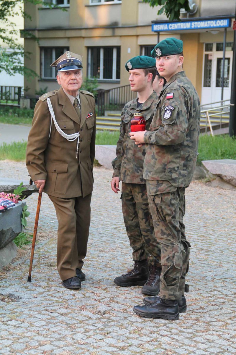 onrlodz's tweet photo. Pod koniec maja uczestniczyliśmy w Łódzkim Marszu Rotmistrza  Pileckiego, który przeszedł od ul. Piotrkowskiej, do Pomnika Ofiar Komunizmu przy ul. Anstadta. Marsz zorganizowały łódzkie środowiska narodowe i patriotyczne. https://t.co/0HikuliOgK