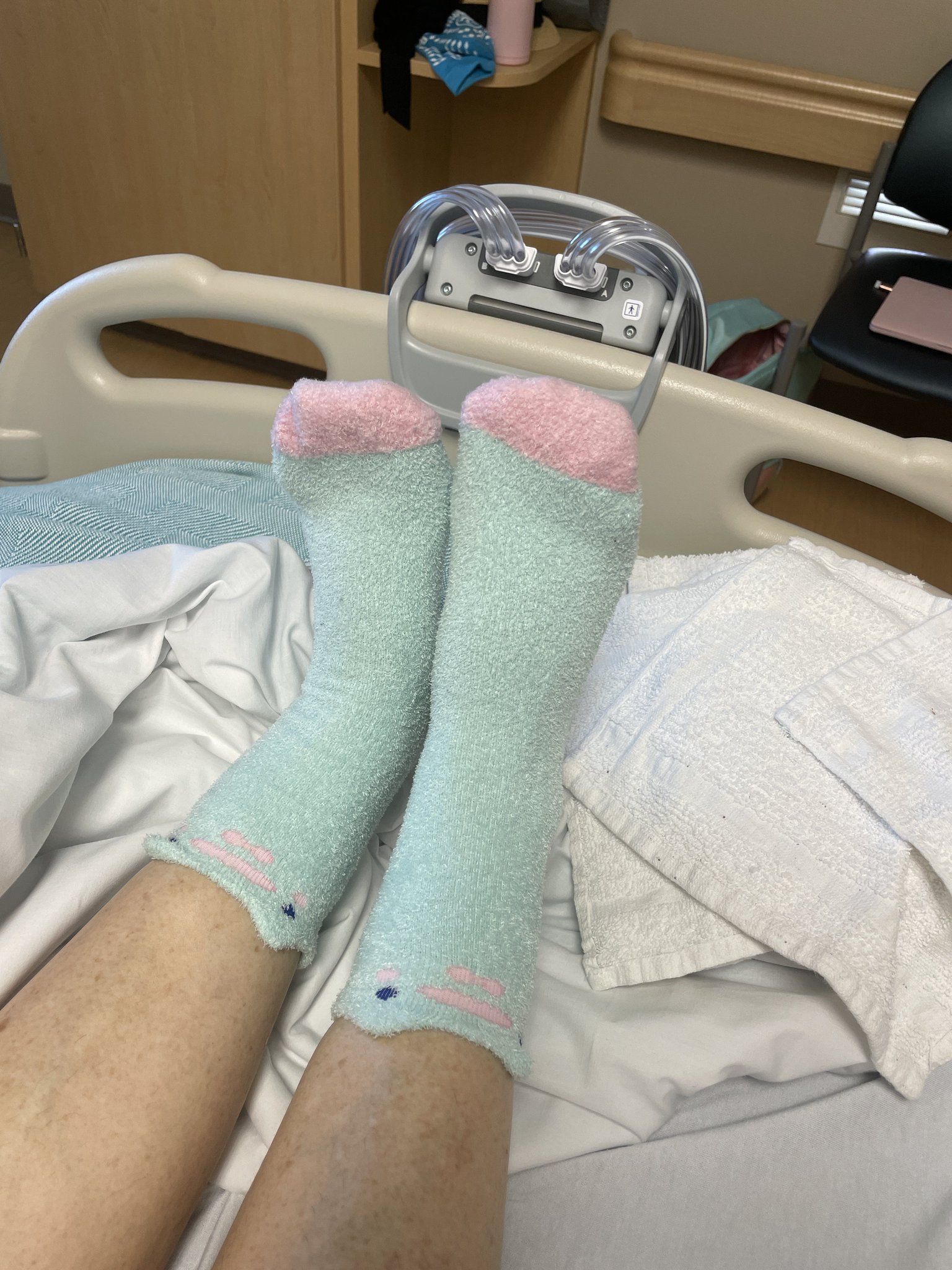 rachel 🐸 on Twitter "my mom refuses to wear the hospital grippy socks