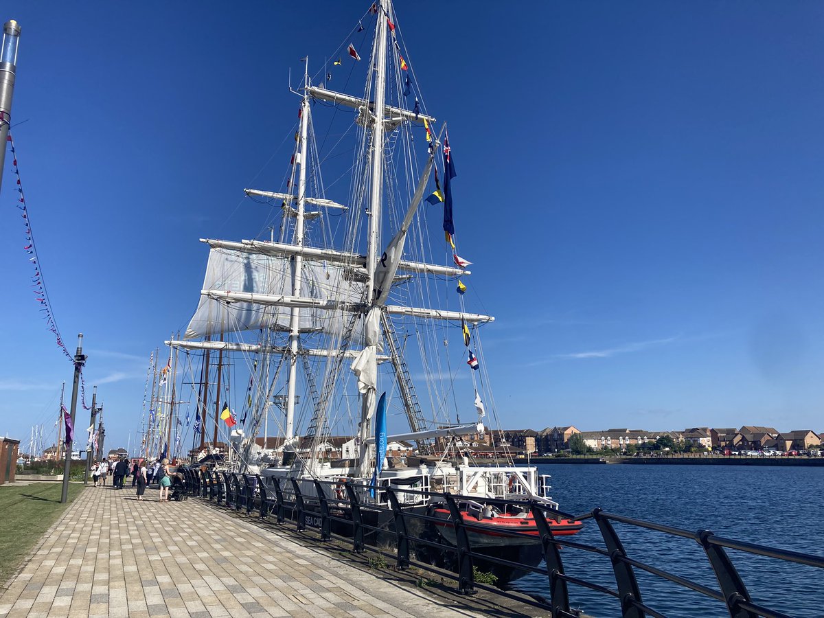 Andrea Macmillan tweet media