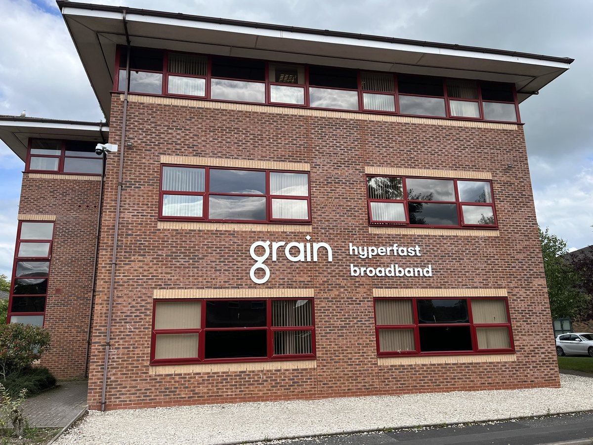 Great to join @Julie4Carlisle 
at @grainbroadband 

So pleased to learn about the commitment to good local jobs and to cheaper broadband for people in some of our poorest communities.

@UKLabour will support businesses like Grain through our Industrial Strategy.