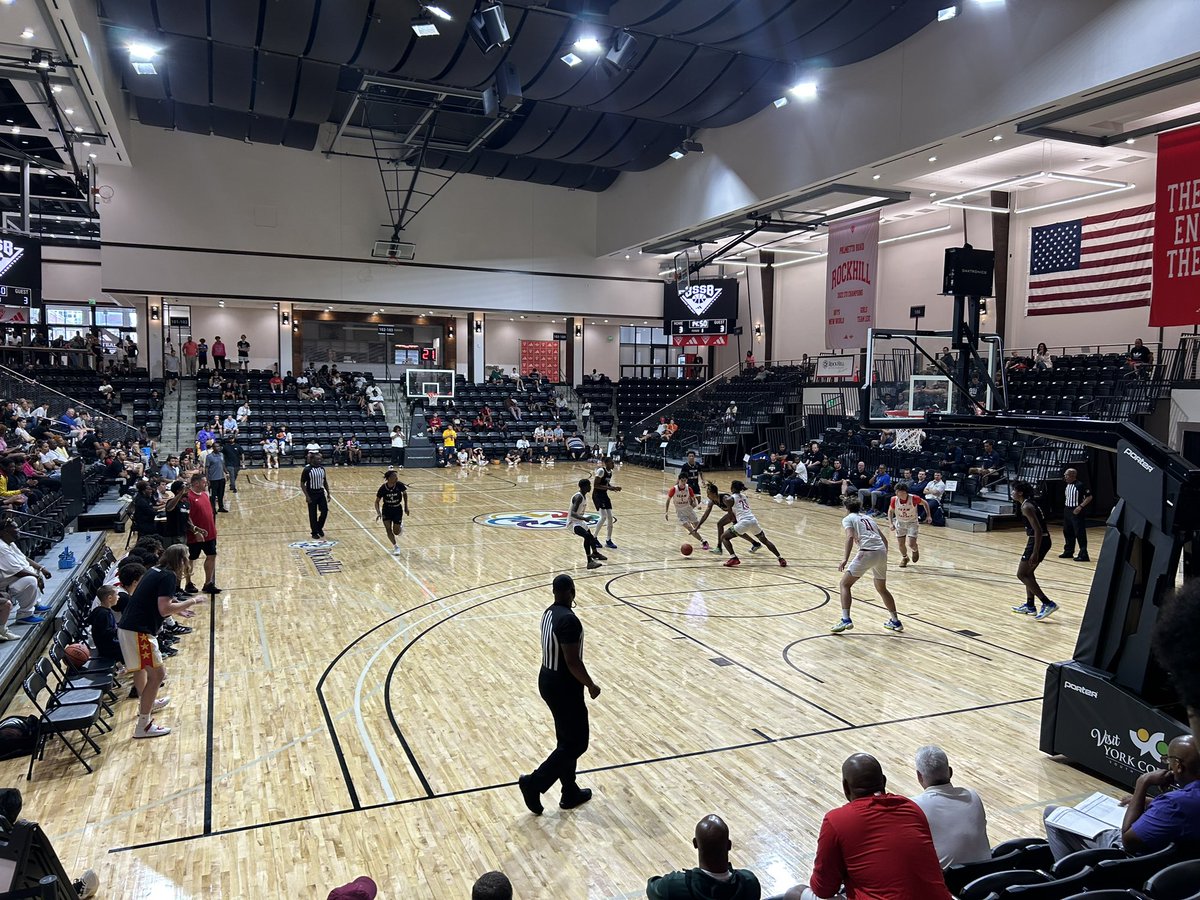 Among the programs in for Team Loaded VA vs. Team Loaded NC:
Kentucky
Michigan State
Gonzaga
Providence
Texas A&M
NC State (HC)
Clemson
Wake Forest
College Of Charleston
South Carolina
UNCG
Toledo
Ohio
Chattanooga
Belmont
FGCU
Arkansas State
Winthrop
@TeamLoadedBBall https://t.co/SlsFQyC9Z2