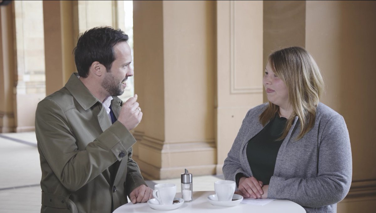 "Ein Getränk zur Wahl" - unsere Reihe startet mit
<a href="/_MartinHagen/">Martin Hagen</a> Landes- und Fraktionsvorsitzender
<a href="/fdpbay/">FDP Bayern</a> im Gespräch mit Alexandra Fröhlich, KLJB-Landesvorsitzende a.D. 🎬  Ab jetzt jeden Fr. 18 Uhr, 14.7. mit <a href="/FlorianvonBrunn/">Florian von Brunn</a>
#wahlzeit <a href="/fdpltby/">FDP-Fraktion Bayern</a>  youtube.com/watch?v=OVg_97…