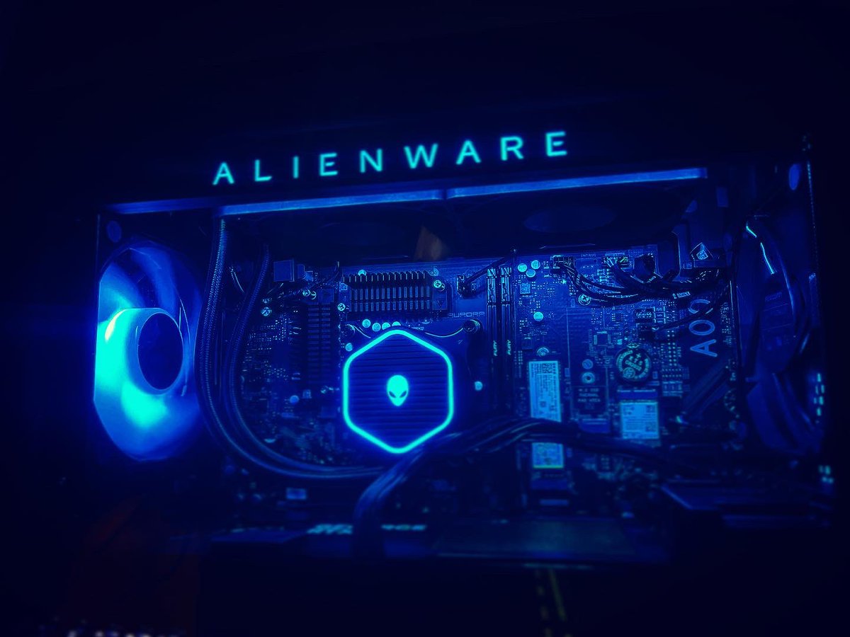 Boltzy420's tweet photo. It’s here ‼️‼️ 

Pc specs below 👇 

https://t.co/Wv7IFKte74

#alienware #pcgaming #supercomputer #gamingsetup #TwitchAffilate #gaming https://t.co/GIgVPZtF0I