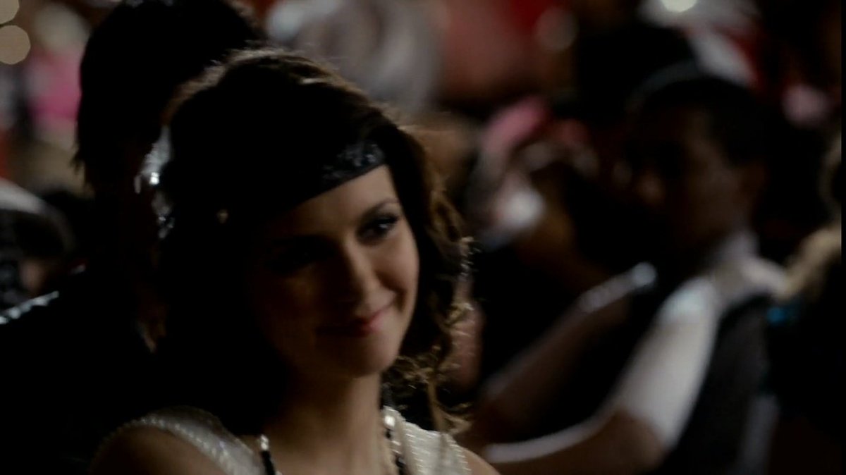 steleidow's tweet photo. what could be more embarrassing than watching the girl you made out with (being used by her actually because her ex boyfriend said so) dancing, smiling, recreating moments with her ex boyfriend on the dance floor, and then she looks at you like nothing happened between you two. https://t.co/QeLAyBtZOM