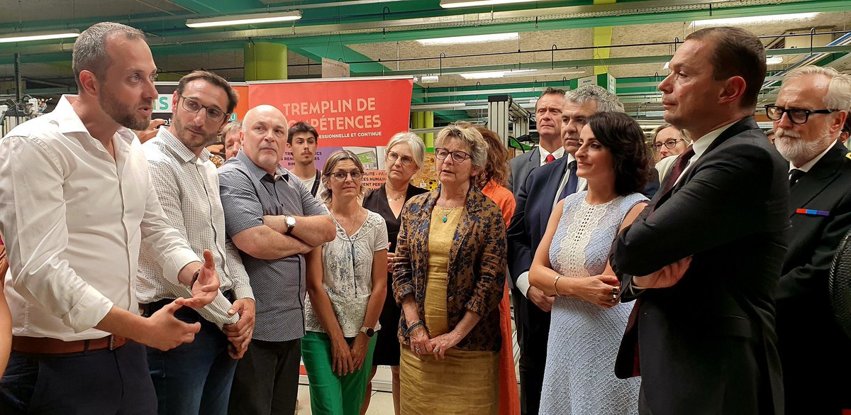 olivierdussopt's tweet photo. 🇫🇷📍🤝 Signature d'un protocole d'accord entre l'Etat, la région Bourgogne Franche-Comté et @pole_emploi pour préfigurer la mise en place de #FranceTravail
1️⃣ mieux former les plus éloignés de l'emploi
2️⃣ mieux aider les entreprises à recruter
3️⃣ mieux partager les informations. https://t.co/J7rKwAFOTG