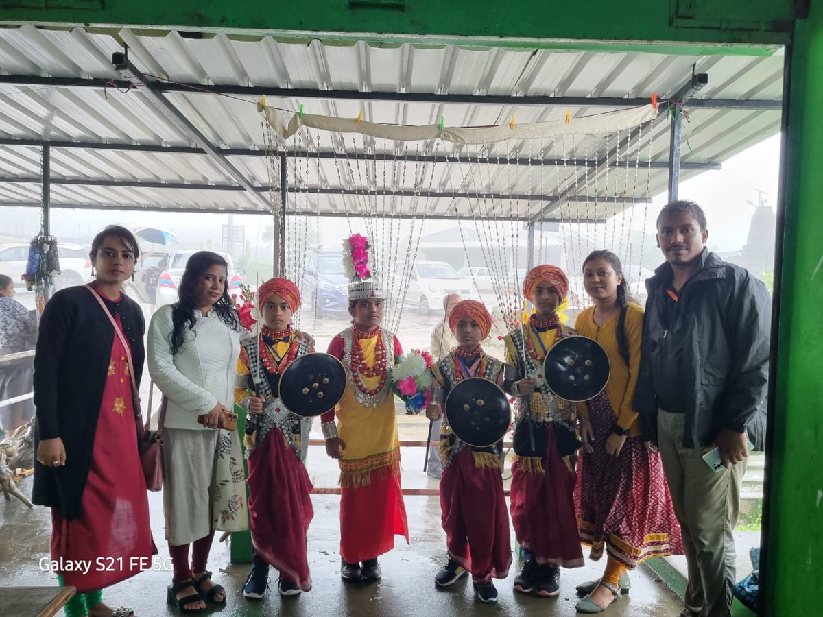 SunnyDe07025239's tweet photo. @himantabiswa 'Ascension  to the highlands of Meghalaya"-Exploring the Scotland of east organised for the govt.students(elementary level) of the schools under silchar road cluster,karimganj by the initiative of sunny Dey,CRCC and some teachers without any govt fund. https://t.co/0gtnNdmheH