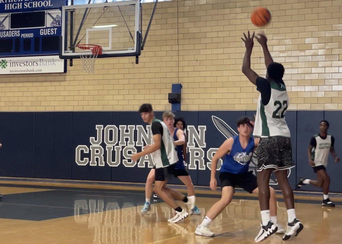 gmchoops's tweet image. Watch GMC Hoops Highlights - Metuchen vs. South Plainfield - Tri-County Summer League - July 6, 2023 at youtube.com/watch?v=HxnECJ… via @YouTube.  #njhoops #gmchoops #sphoops #metuchenhoops #tricounty #SummerLeague @SP___Basketball @metuchenfans