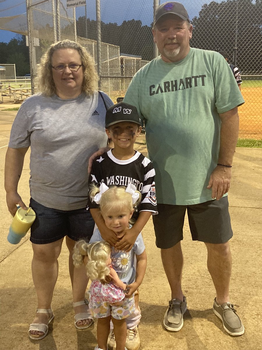 nbsmith246's tweet photo. First game of the State Tournament was a success! 12-2 victory and had family make it in to watch Hudson die the first time! Game 2 tonight at 8:45 vs. McClean County! https://t.co/dQbuatGwIN