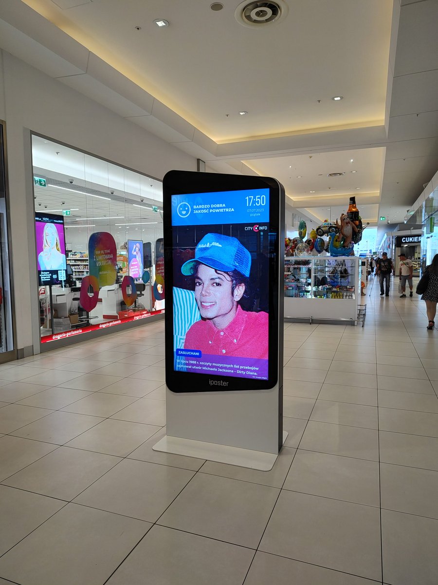 ms_smog's tweet photo. When you enter a shopping mall and the first thing you see right in front of you is... MJ. 😄
Cracow, PL.
(The caption says: in July 1987 the chart-topping song was Michael Jackson's Dirty Diana). https://t.co/sIjlPi071l