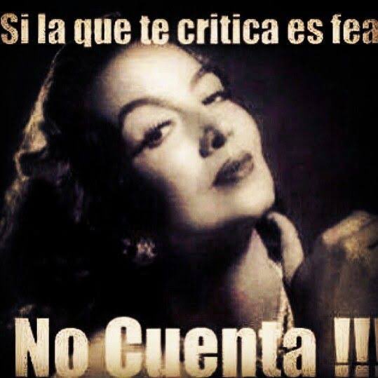 Chipstickk's tweet photo. Fea, mal vestida y corriente … https://t.co/OTgGaHiFMs