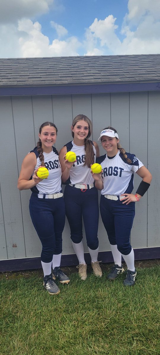 ErieFrost07Prem's tweet photo. @sarasanders00 with a 💣 to get us going &amp; @addison_lucas13 &amp; @GabbyDeluca1 with the combined no-no in game 1 of Stingrays Showcase https://t.co/llfQXH1S5M
