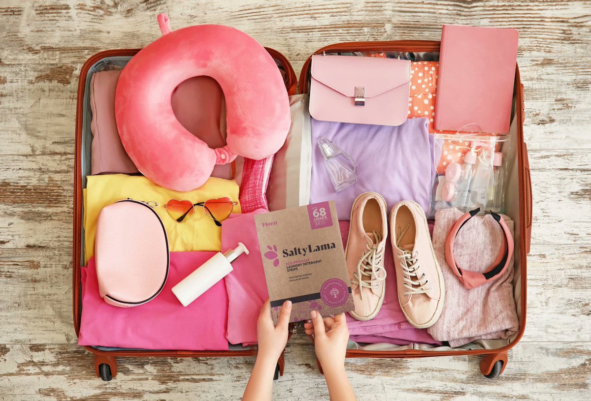 🧳 🚙 Hitting the open road for that epic summer adventure? Don't leave behind an essential travel companion – our SaltyLama 20-load pack of laundry detergent sheets! 🧺🍃