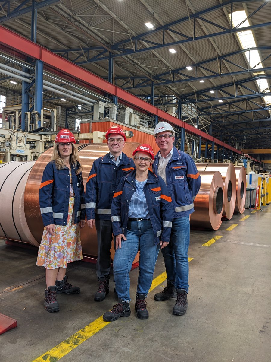 Gespräch bei der KME Mansfeld GmbH mit Dr. Olaf Schwedler von KME und Michael Schumann, Beauftragter für den Strukturwandel des Landkreises Mansfeld-Südharz. Vielen Dank für die Unternehmensführung für meine Kolleginnen Dr. Annette Herzog, Monique Hofbauer und für mich.