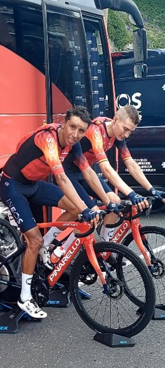 dinomoss646's tweet photo. @INEOSGrenadiers @Eganbernal https://t.co/PsSNzqUJT7