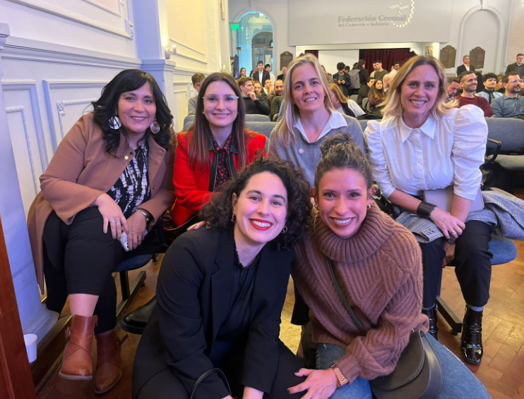 womeninmotion_'s tweet photo. #Noticia📣Hoy estamos presentes en el Primer Encuentro Argentino sobre #Movilidad Urbana #Sostenible junto a @despacio_org @AFD_es @natpretti @JimenaBondaruk y @PaolaTapiaSalas. En este hilo te contamos sobre los temas más importantes 👇 https://t.co/cw3B7SqRmJ
